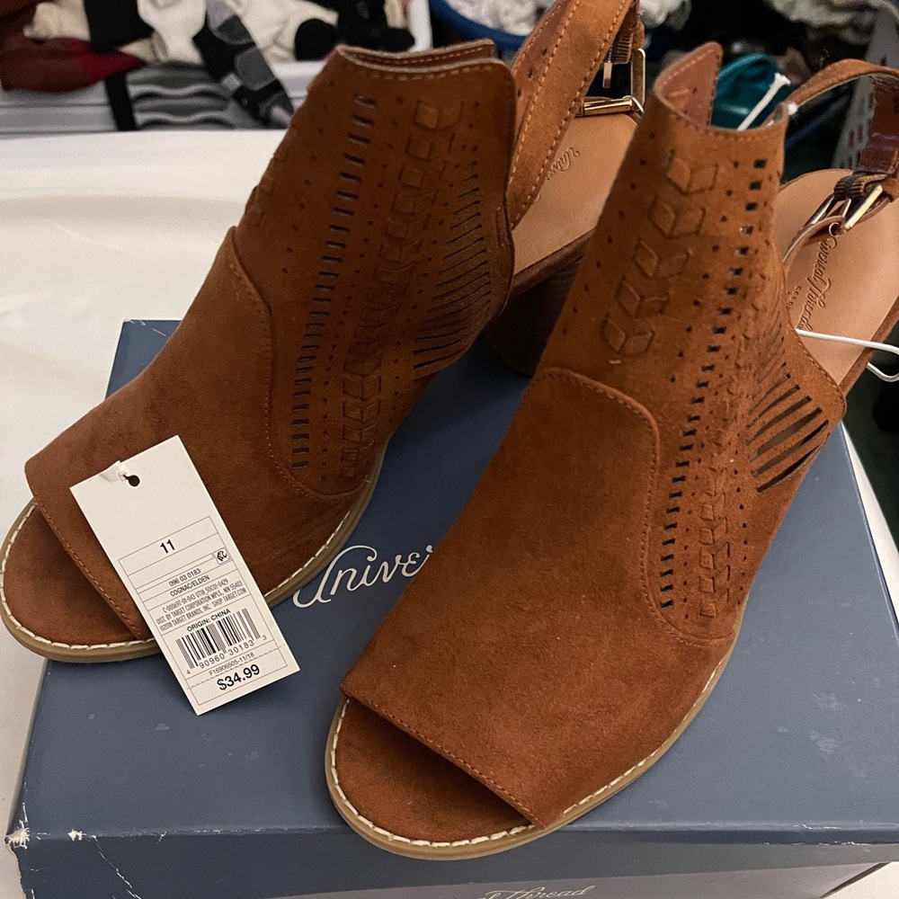 Universal Thread brand new never worn